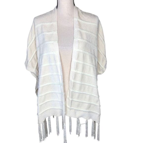 Anthropologie Akemi + Kin Ivory Knit Boho Poncho Style Sweater Size OS - Picture 1 of 12